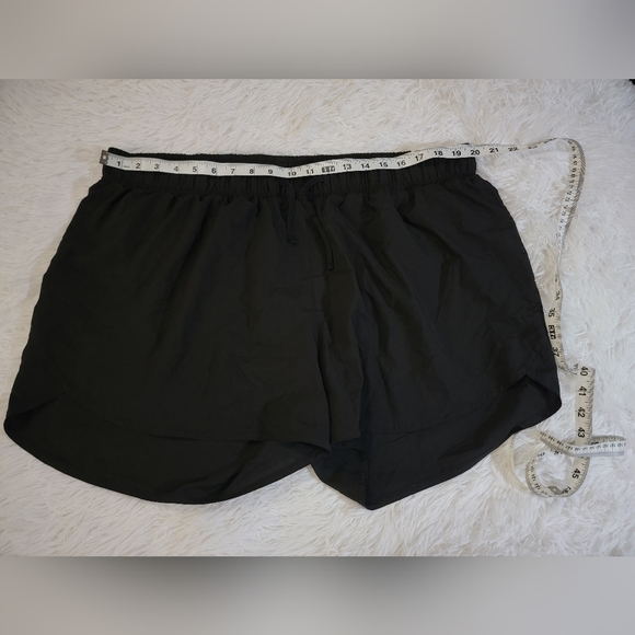 Old Navy Women's Classic Black Athletic Shorts 2X Built In Liner - Picture 8 of 15